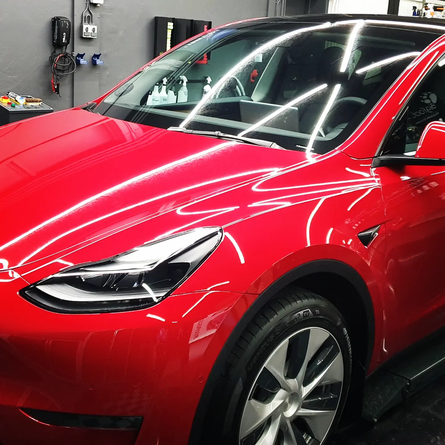 Tesla red fuld front PPF - paint protection film