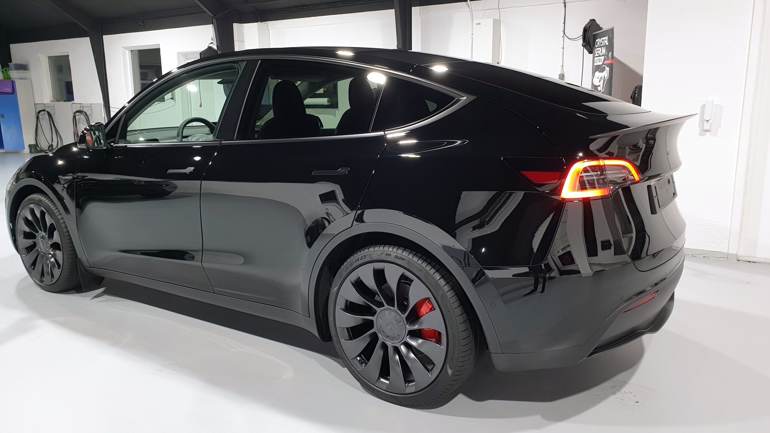 Sprit ny Tesla Y sort full front og side paneller PPF og Gtechniq keramisk coating beskyttelse
