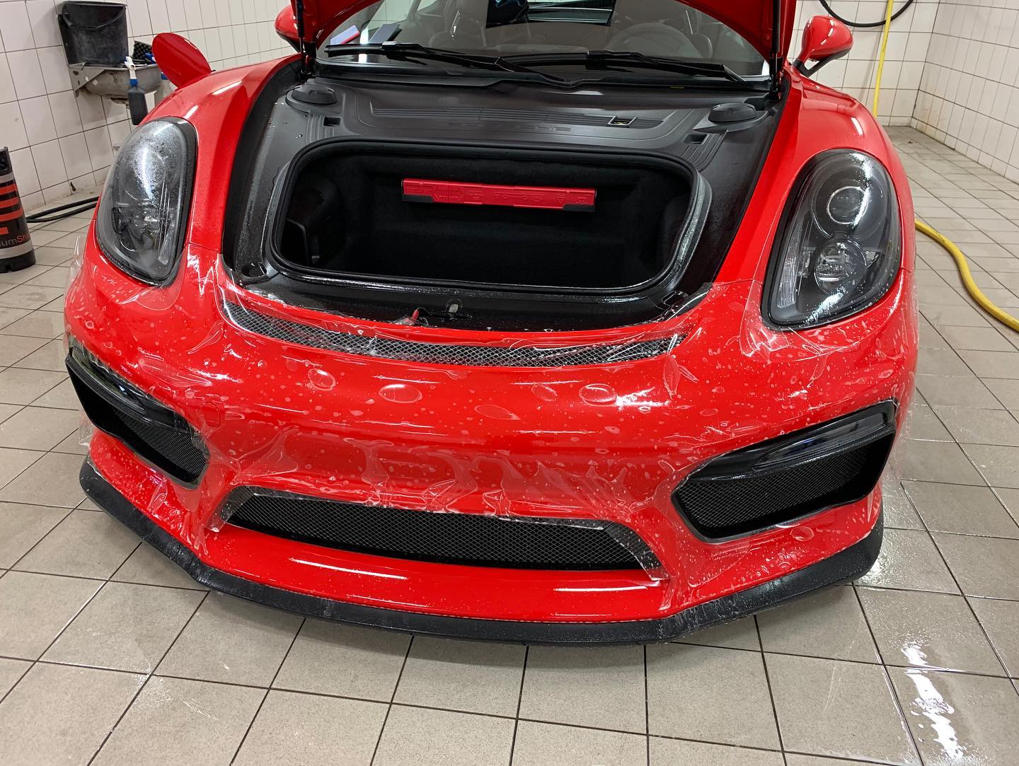 PORSCHE CAYMAN GT4 FULD FRONT STENSLAGSFOLIE