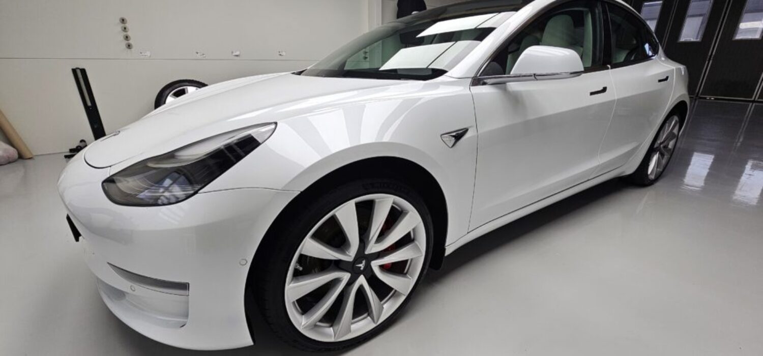 TESLA 3 POLERING OG COATING