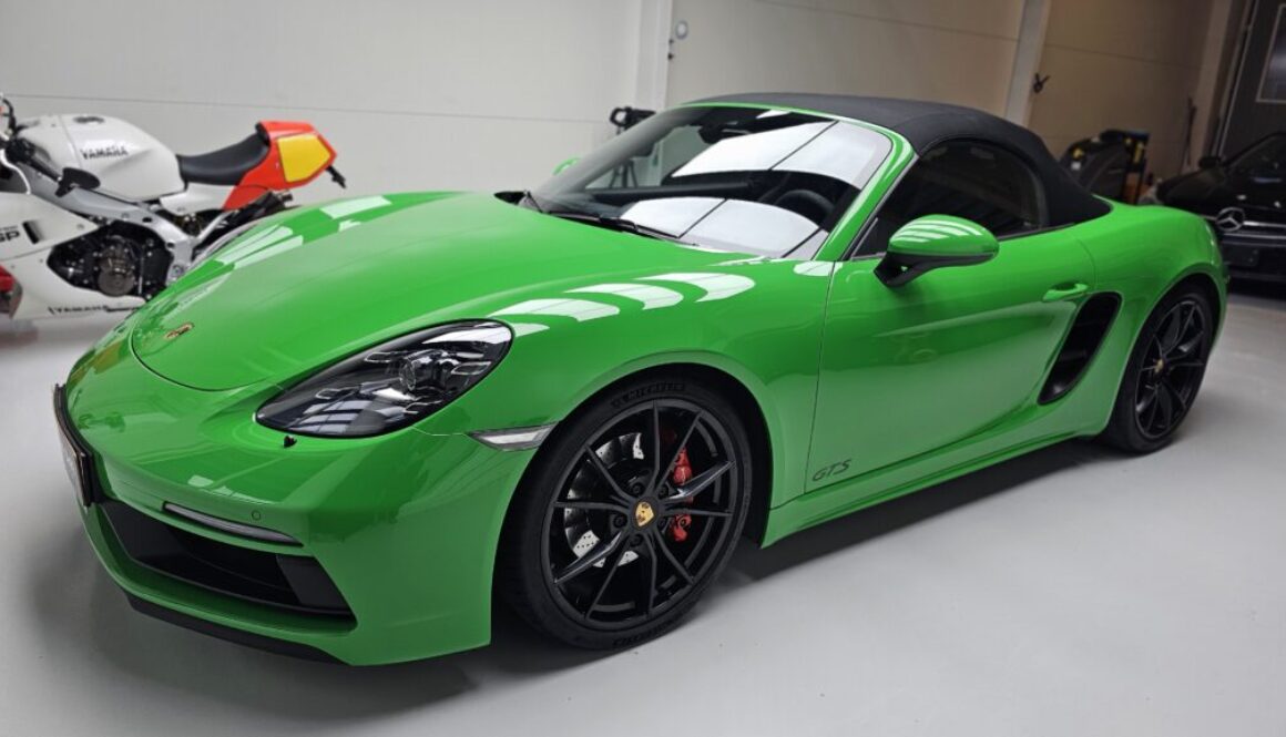 Porsche 718 GTS Viper Green efter professionel polering i Aarhus