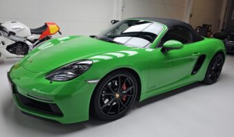 Porsche 718 GTS Viper Green efter professionel polering i Aarhus